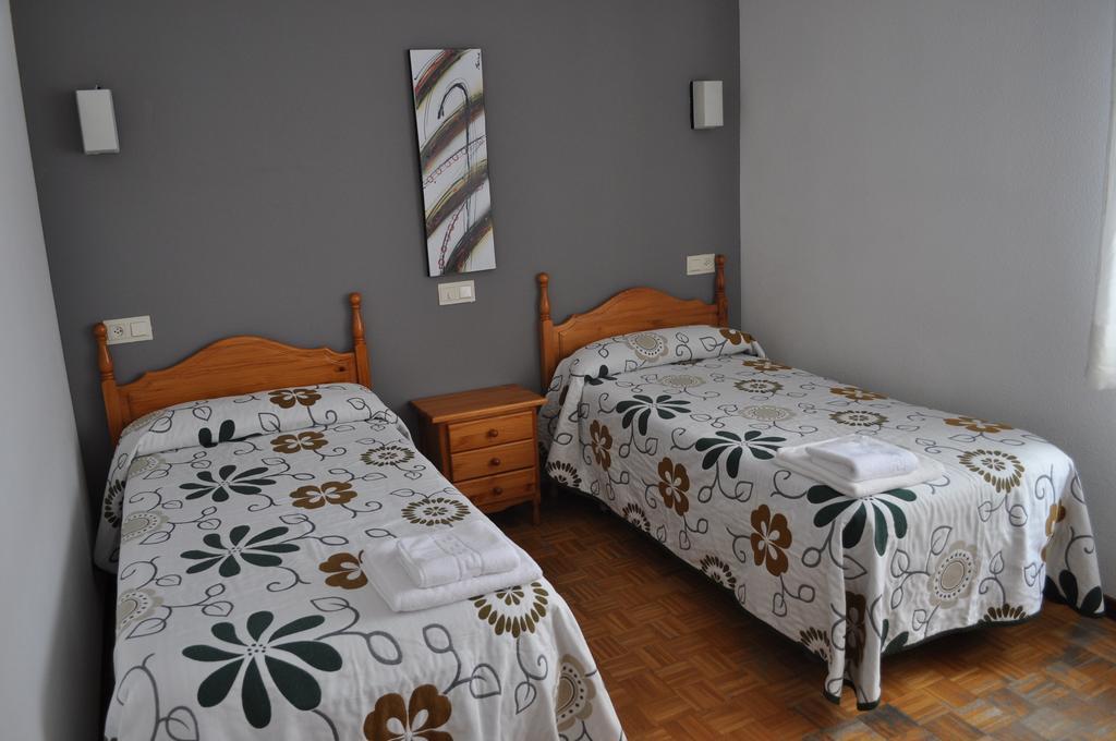 Hostal La Tablada Navaleno Chambre photo